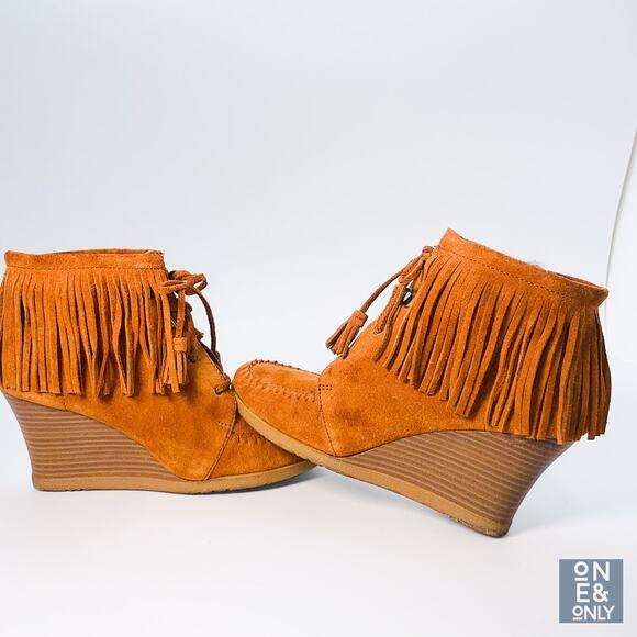 MINNETONKA Brown Ankle Boots Leather Fringe Wedge Heel Tasseled Boho Womens 7.5 - Picture 4 of 11